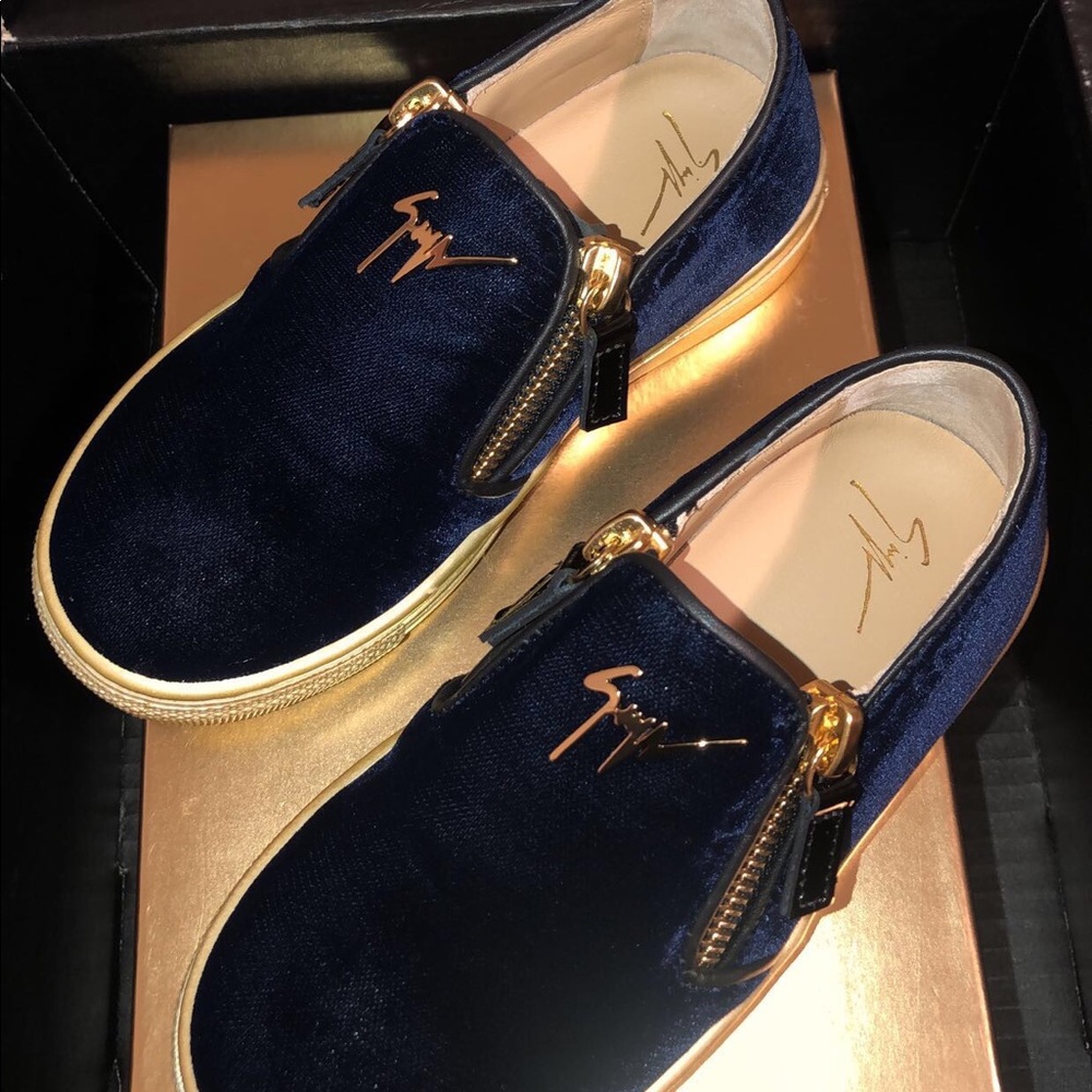 Navy Blue and Gold!
